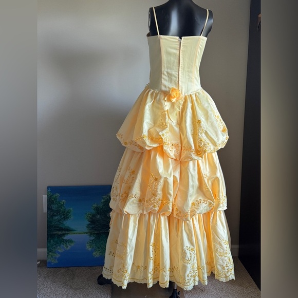 Elegant Yellow Tiered Gown - Picture 12 of 15